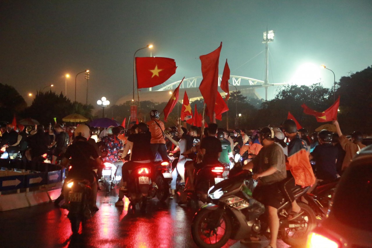 Hà Nội: hàng triệu người hâm mộ đổ ra đường ăn mừng U23 Việt Nam vô địch Sea Games 31 Hà Nội: hàng triệu người hâm mộ đổ ra đường ăn mừng U23 Việt Nam vô địch Sea Games 31