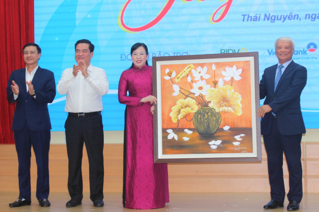Thái Nguyên: Giao lưu nghệ thuật “Tôi yêu hòa bình” giúp nâng cao nhận thức trong thế hệ trẻ