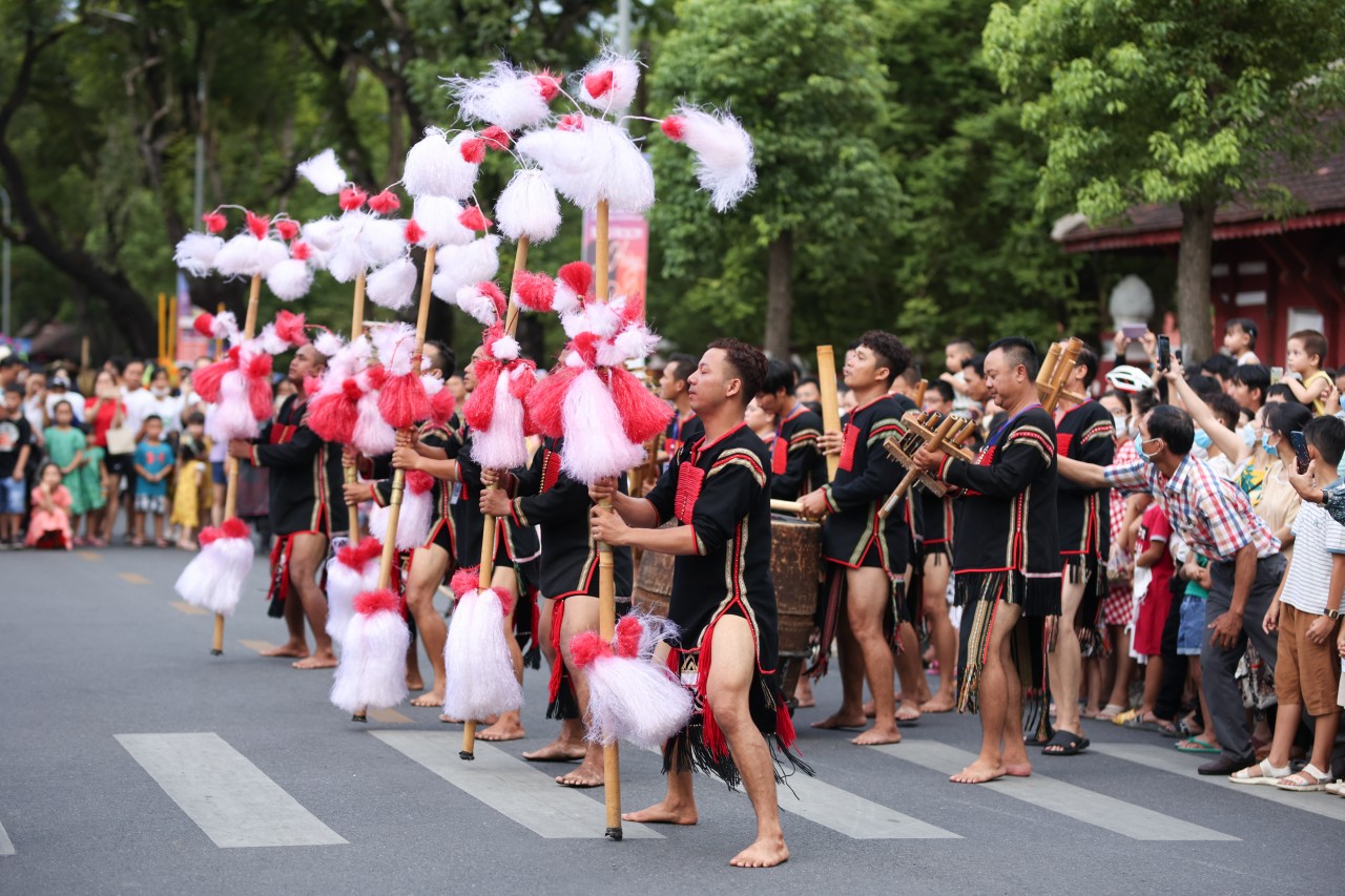 Festival Huế 2022: Tưng bừng lễ hội đường phố “Sắc màu văn hóa”