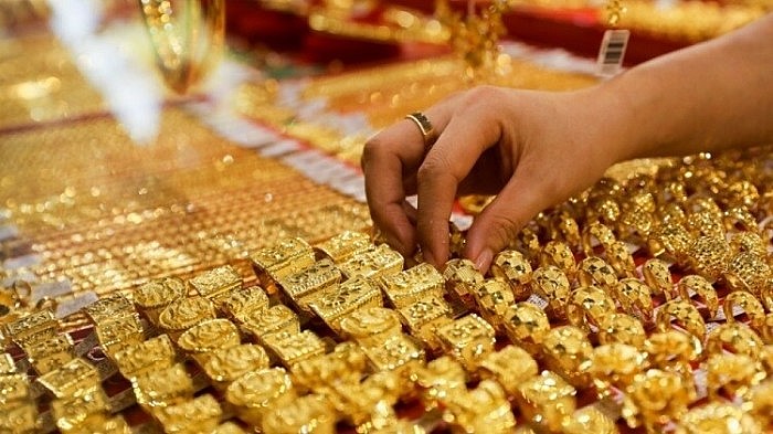 Vàng trong nước "đứng im", vàng thế giới giảm giá
