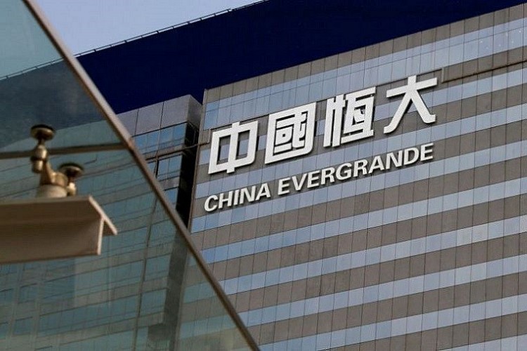 Ước tính các khoản nợ của Evergrande đã vượt 300 tỷ USD. Ảnh: Reuters