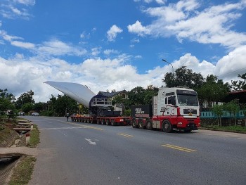 Yêu cầu các đơn vị tuân thủ quy định trong việc vận chuyển thiết bị điện gió