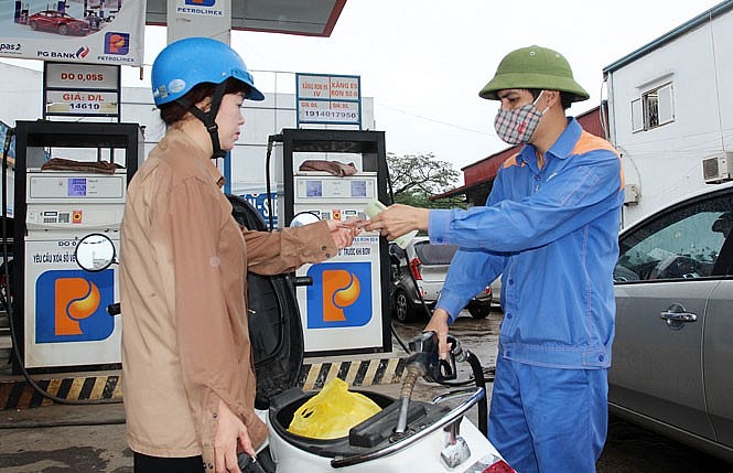 Giá xăng dầu tiếp tục tăng - Ảnh minh họa