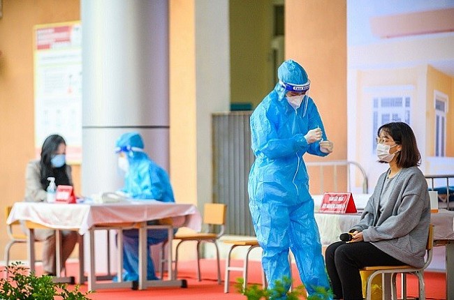 Ngày 26/11, Hà Nội ghi nhận thêm 264 ca mắc mới, gần 98% học sinh cấp 3 đã tiêm vaccine COVID-19