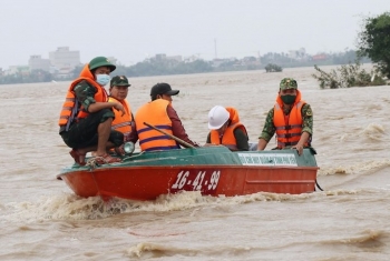 Khẩn trương giúp dân khắc phục hậu quả mưa lũ, ổn định đời sống