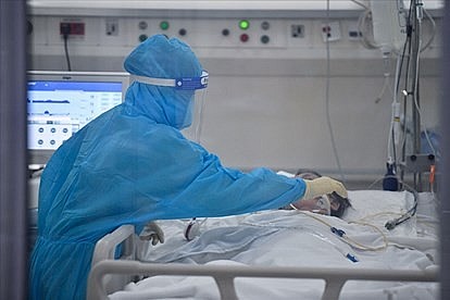 Việt Nam hiện còn hơn 7.000 ca COVID-19 nặng đang điều trị
