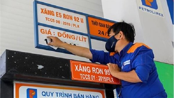 Từ 15h ngày 10/12, mỗi lít xăng giảm hơn 1.000 đồng