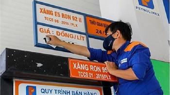 Từ 15h ngày 10/12, mỗi lít xăng giảm hơn 1.000 đồng