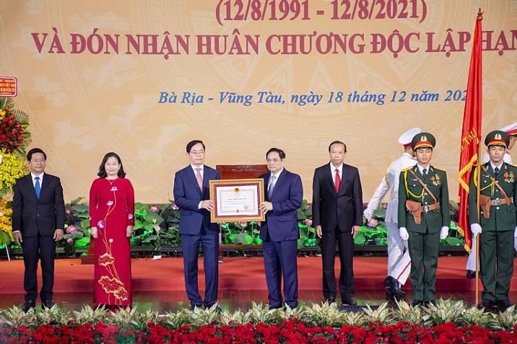 Thủ tướng Chính phủ Phạm Minh Chính đã trao Huân chương Độc lập hạng Nhất và Cờ thi đua của Chính phủ tặng Đảng bộ, chính quyền và toàn thể nhân dân tỉnh Bà Rịa – Vũng Tàu.