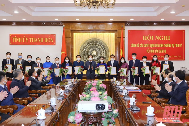 Quảng Ninh có tân Phó Chủ tịch HĐND tỉnh; điều động, bổ nhiệm nhân sự 3 địa phương