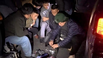 Khoảnh khắc trinh sát Nghệ An khống chế nhóm học sinh vận chuyển heroin