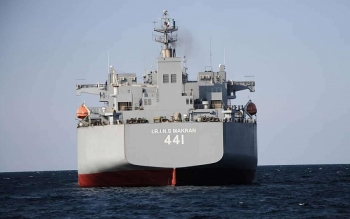 Iran diễn tập hải quân phóng tên lửa thách thức Mỹ