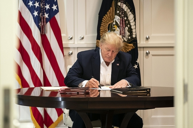 Ông Trump tỏ ra "không bận tâm" đến việc bị luận tội