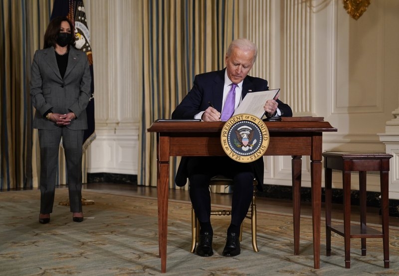 Tổng thống Joe Biden ký một loạt sắc lệnh hành pháp, trong đó yêu cầu đóng cửa các nhà tù tư nhân