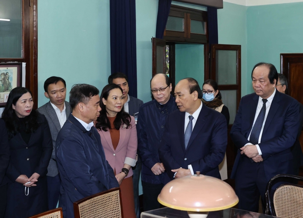 Thủ tướng dâng hương Chủ tịch Hồ Chí Minh