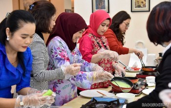 Nhóm Phụ nữ Cộng đồng ASEAN tại Hà Nội lan tỏa món ăn truyền thống Singapore