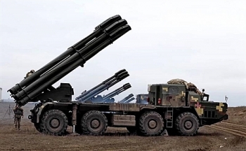 Ukraine bất ngờ đưa BM-30 Smerch áp sát Crimea giữa lúc chiến sự Donbass căng thẳng
