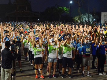 Hàng nghìn người cùng chạy bộ vì một Huế xanh