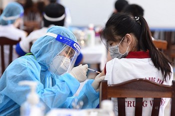 Việt Nam lọt top các nước có tỷ lệ bao phủ vaccine ngừa COVID-19 cao nhất thế giới
