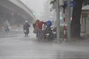 Thời tiết ngày mai 18/4: Hà Nội tiếp tục mưa to và dông, nhiệt độ thấp nhất 20-22 độ