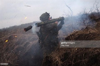 Ukraine "tố" Donbass tấn công bằng súng phóng lựu nhiệt áp