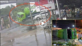 tin tuc tai nan giao thong sang 187 sang duong au xe 7 cho khien xe bon lat nhao