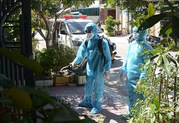 Tin tức thời sự ngày 24/7: Phun khử khuẩn, cách ly con rể và cháu bệnh nhân nghi nhiễm Covid-19 ở Đà Nẵng