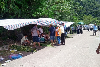 Vụ lật xe khách ở Quảng Bình: Nạn nhân tử vong đã lên tới 13 người