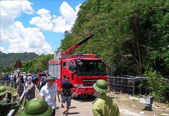 Tin tức tai nạn giao thông (TNGT) chiều 26/7: Công an điều tra tài xế vụ lật xe 13 người tử vong tại Quảng Bình