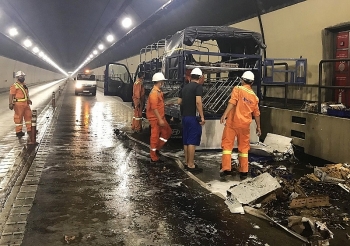 Tin tức tai nạn giao thông (TNGT) sáng 29/7:  Xe tải bốc cháy trong hầm Hải Vân, phong tỏa toàn bộ cửa hầm để dập lửa