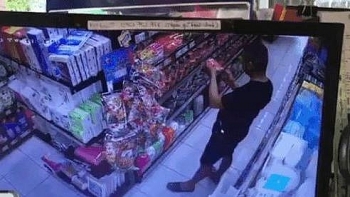 Tin tức trong ngày mới nhất: Truy tìm người đàn ông vào siêu thị ở Đà Nẵng bôi nước bọt vào nhiều gói thực phẩm khô