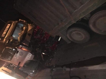 Danh tính các nạn nhân vụ container chồm lên đè bẹp ô tô con dừng chờ đèn đỏ ở Hà Nội