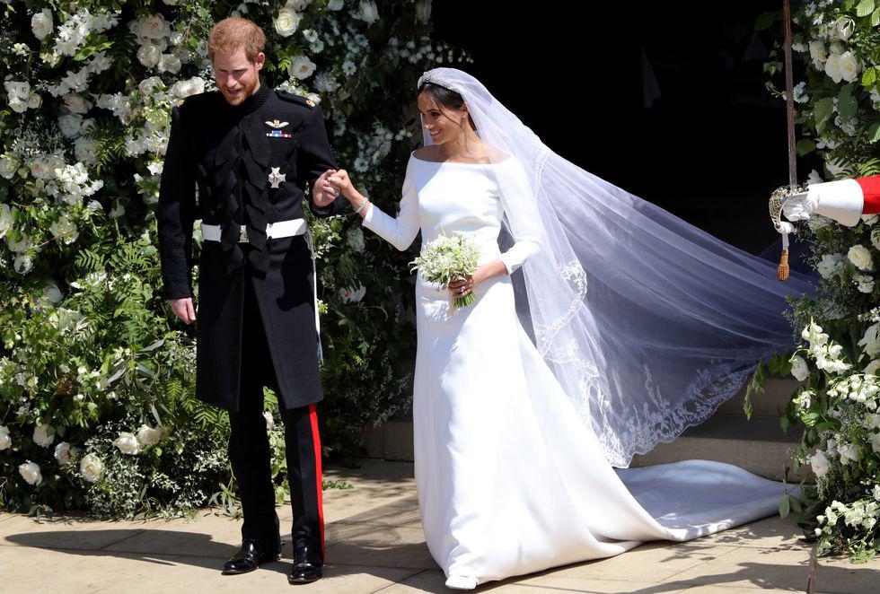Váy cưới của Nữ công tước xứ Sussex được tìm kiếm nhiều nhất năm