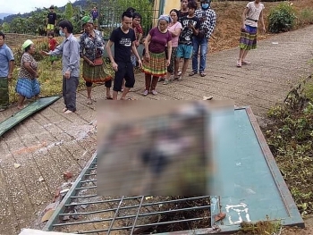 Lào Cai: Sập cổng trường mầm non, 3 cháu bé tử vong thương tâm