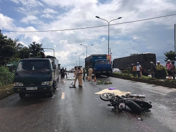 Tai nạn giao thông sáng 23/9: Nữ nhân viên tạp vụ bị xe tải cán tử vong thương tâm trong đêm
