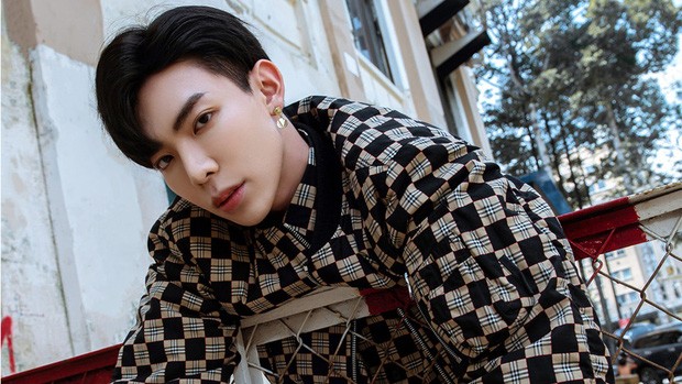 Chỉ "nhá hàng" một bức hình hậu drama thu âm, Erik choáng váng bởi bình luận spam ngập tràn