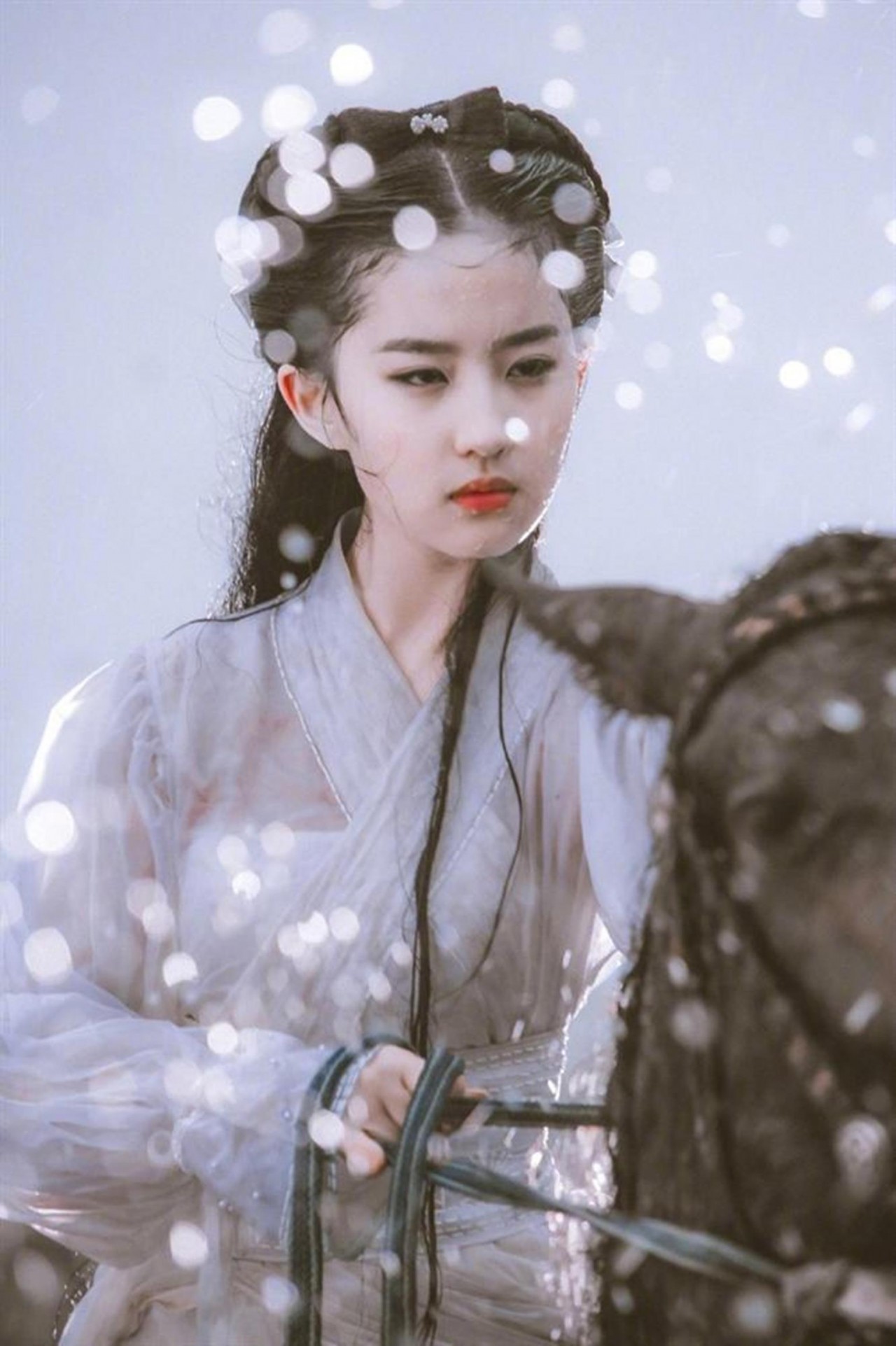 Rũ bỏ hình ảnh tóc dài, Lưu Diệc Phi mất luôn danh hiệu Rũ bỏ hình ảnh tóc dài, Lưu Diệc Phi mất luôn danh hiệu