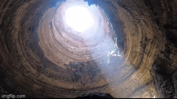 Video: Lần đầu tiên chạm đáy 'giếng địa ngục' bí ẩn hàng triệu năm tuổi