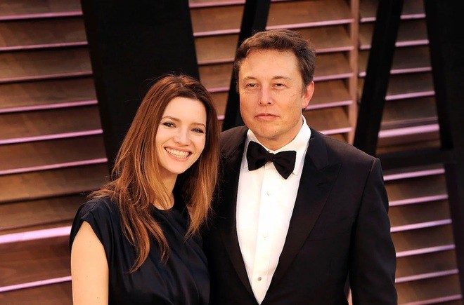 Tỷ phú Elon Musk xác nhận vừa chia tay bạn gái sau 3 năm hẹn hò