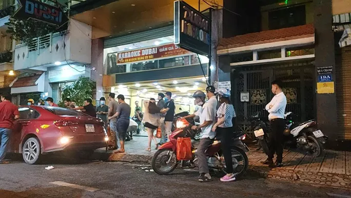 Thông tin pháp luật sáng 1/10: Hai băng nhóm hỗn chiến kinh hoàng tại quán karaoke Dubai ở Sài Gòn