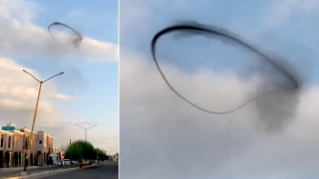 Video: Vòng khói đen "bí ẩn" bất ngờ xuất hiện trên bầu trời Mexico