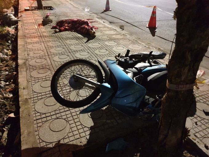 Tai nạn giao thông chiều 29/10: 2 xe máy va chạm đúng lúc xe phun bê tông đi qua và cái kết bi thảm