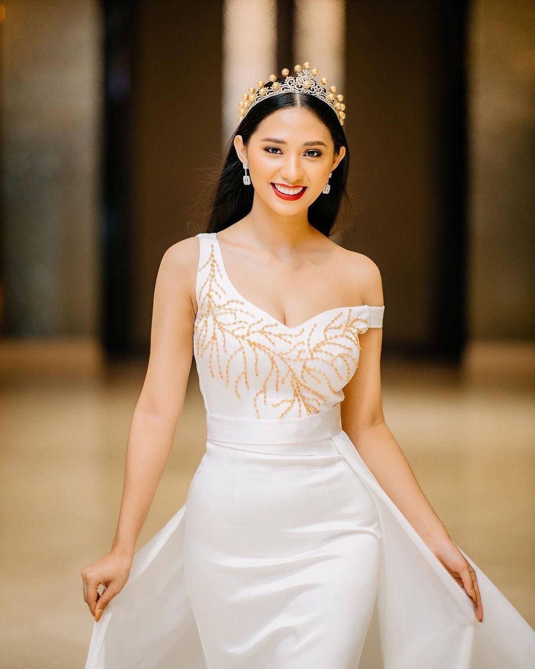 Nhan sắc nóng bỏng của mỹ nhân đăng quang Hoa hậu Trái đất Myanmar 2021