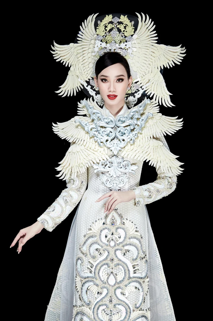 Cận cảnh trang phục dân tộc của Ái Nhi tại Miss Intercontinental