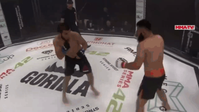 Video: Võ sĩ MMA hạ knock out đối thủ trong 4 giây
