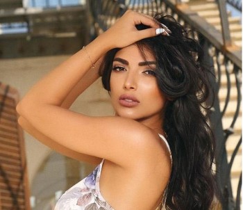 Nhan sắc 'bỏng mắt' của người đẹp vừa đăng quang Hoa hậu Trái đất Syria 2021