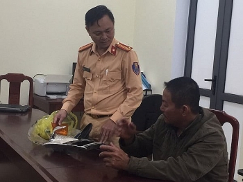 tai nan giao thong sang 411 da bat duoc tai xe tong hai nu sinh nga vang xuong duong roi tang ga bo chay