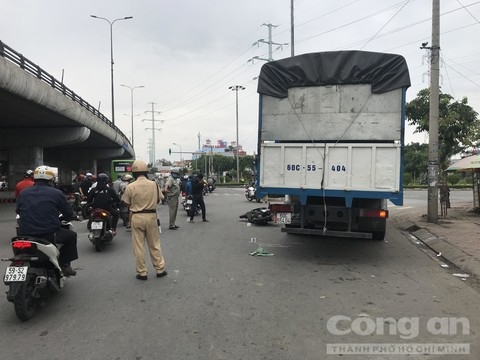 Tai nạn giao thông chiều 9/11: Từ Tây Ninh lên Sài Gòn thuê luật sư bào chữa cho con, hai vợ chồng bị xe tải tông thương vong