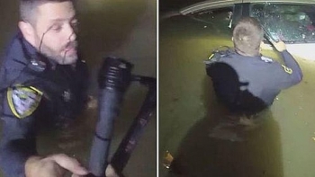 Video: Người phụ nữ ngủ quên trên tay lái, xe trượt khỏi đường và rơi xuống sông chìm dần