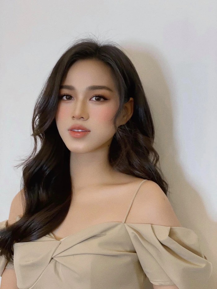 Đỗ Thị Hà gây 'thương nhớ' với thần thái kiêu sa trong hậu trường Miss World